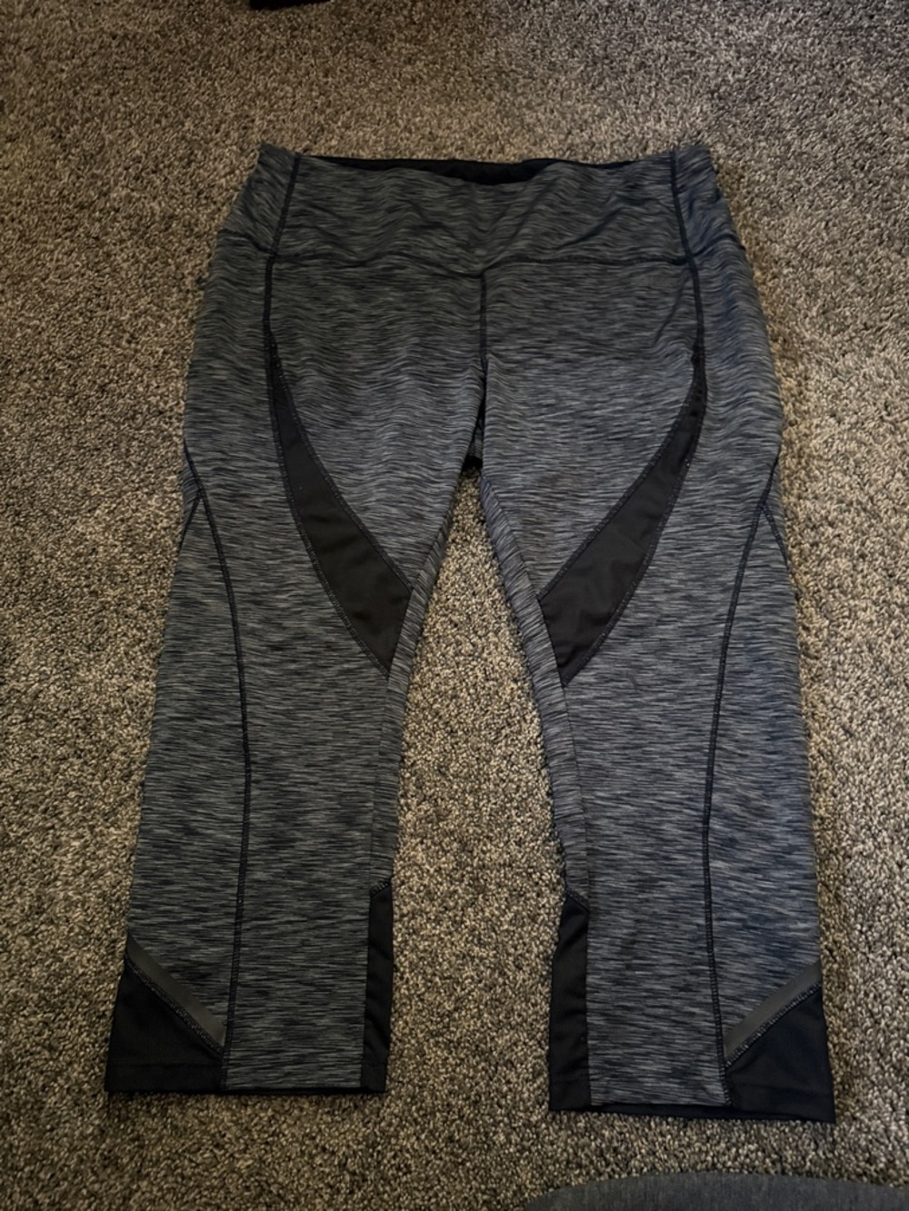 Avia Heather Gray and Black Capri Leggings